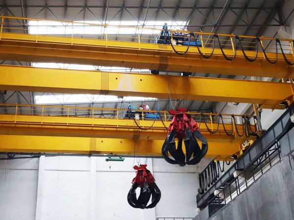 垃圾抓斗起重機(jī)正常生產(chǎn)過(guò)程中出現(xiàn)鋼絲繩脫槽，如何解決？